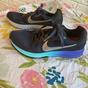 Nike Women’s Zoom Structure Running Shoes